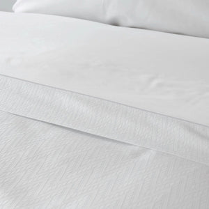 St Genève Eterna in Diamonte - flat sheet 4" cuff w/ Capri 100 White solid