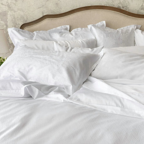 The St Genève Eterna Collection is offered in 3 patterns