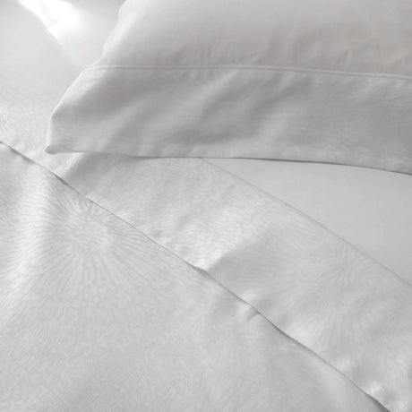 St Genève Eterna in Lumina - 4" cuff on pillowcase + flat sheet, w/ Capri 100 White solid