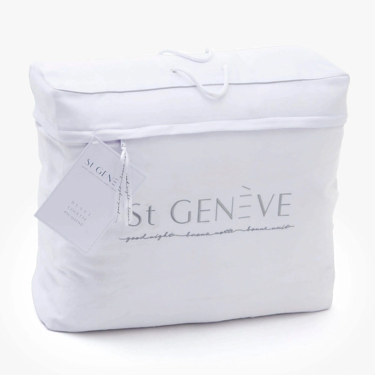 All St Genève goose down duvets included a zippered, reusable cloth bag