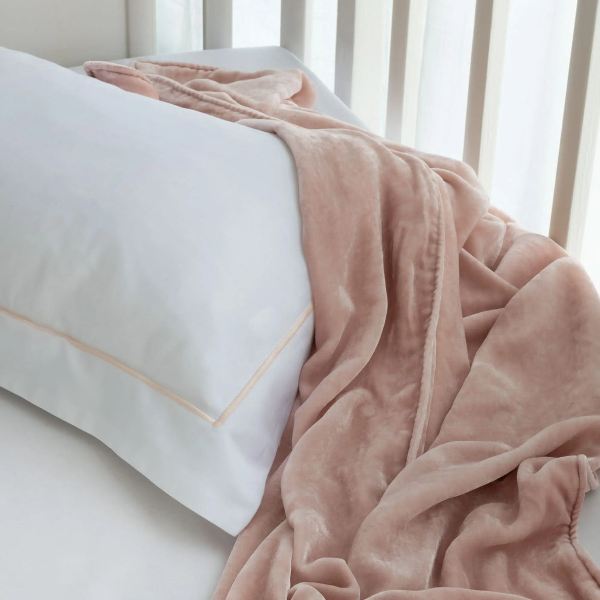 Le Petit Imperial Hotel white bedding w/ Ballet Pink 61477 satin stitch detail