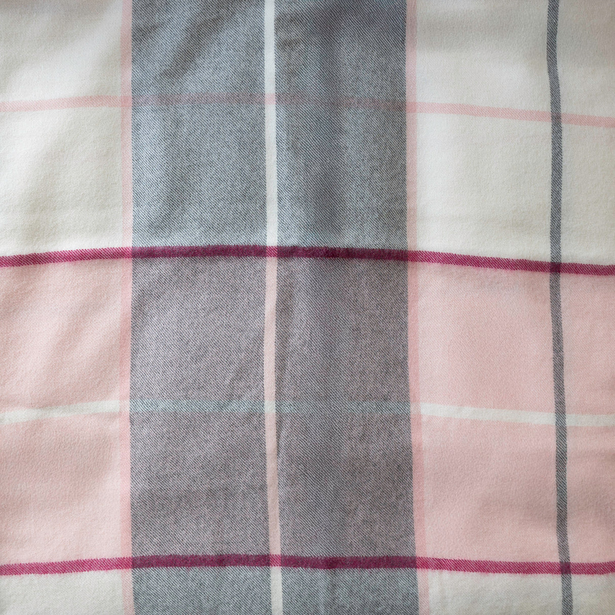 Mika Alpaca throw in Peony