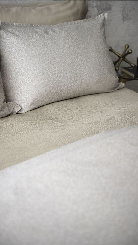 St Genève Rio Duvet Cover in Pearl colourway