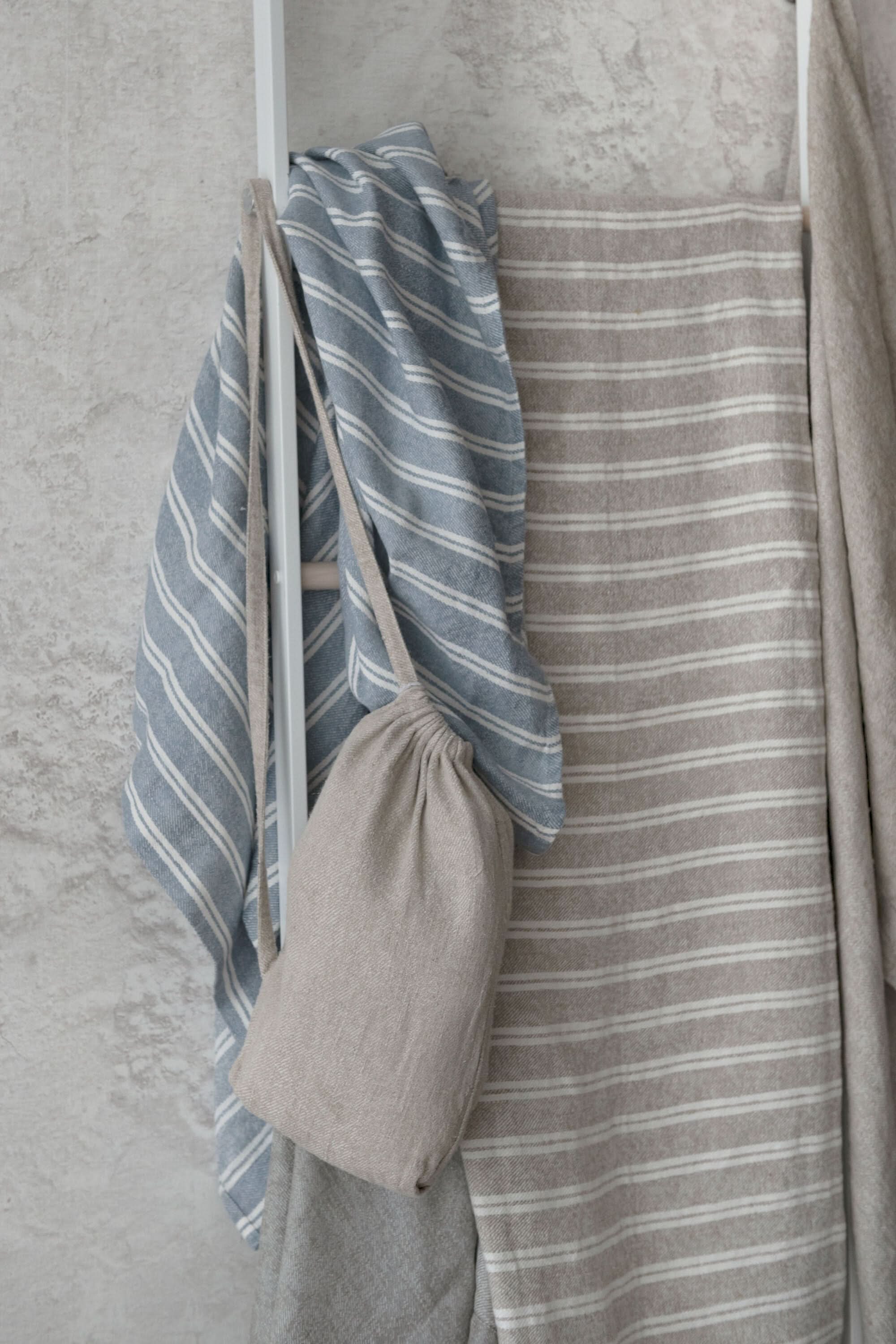 St Genève 100% Linen Blanket for Daily Adventures – The Mattress