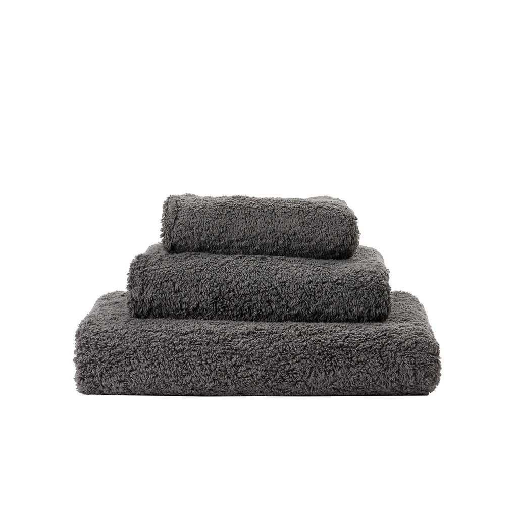 Super Pile Towels in 920 Gris