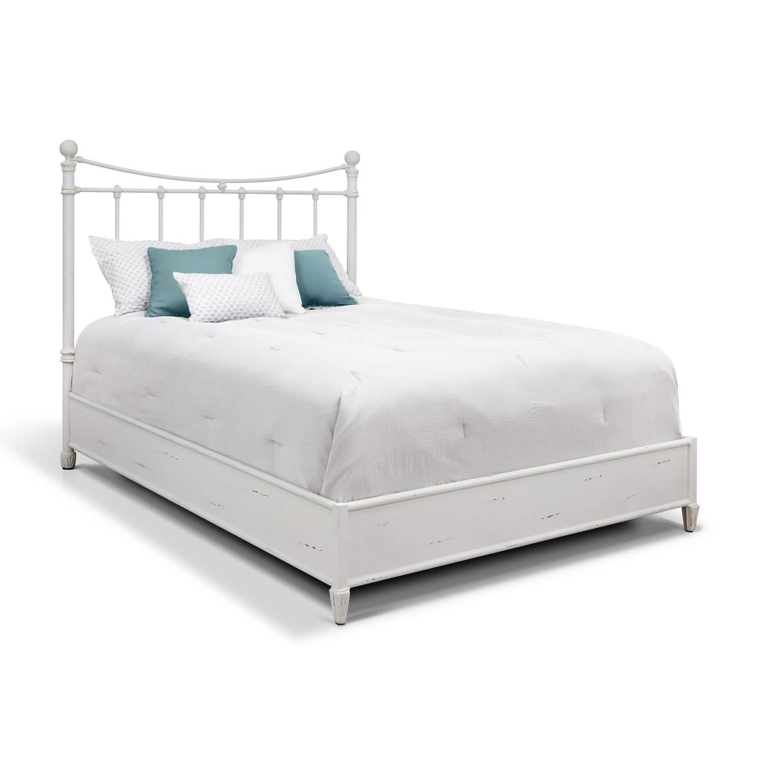 Quati Queen Bed in Cottage White metal finish