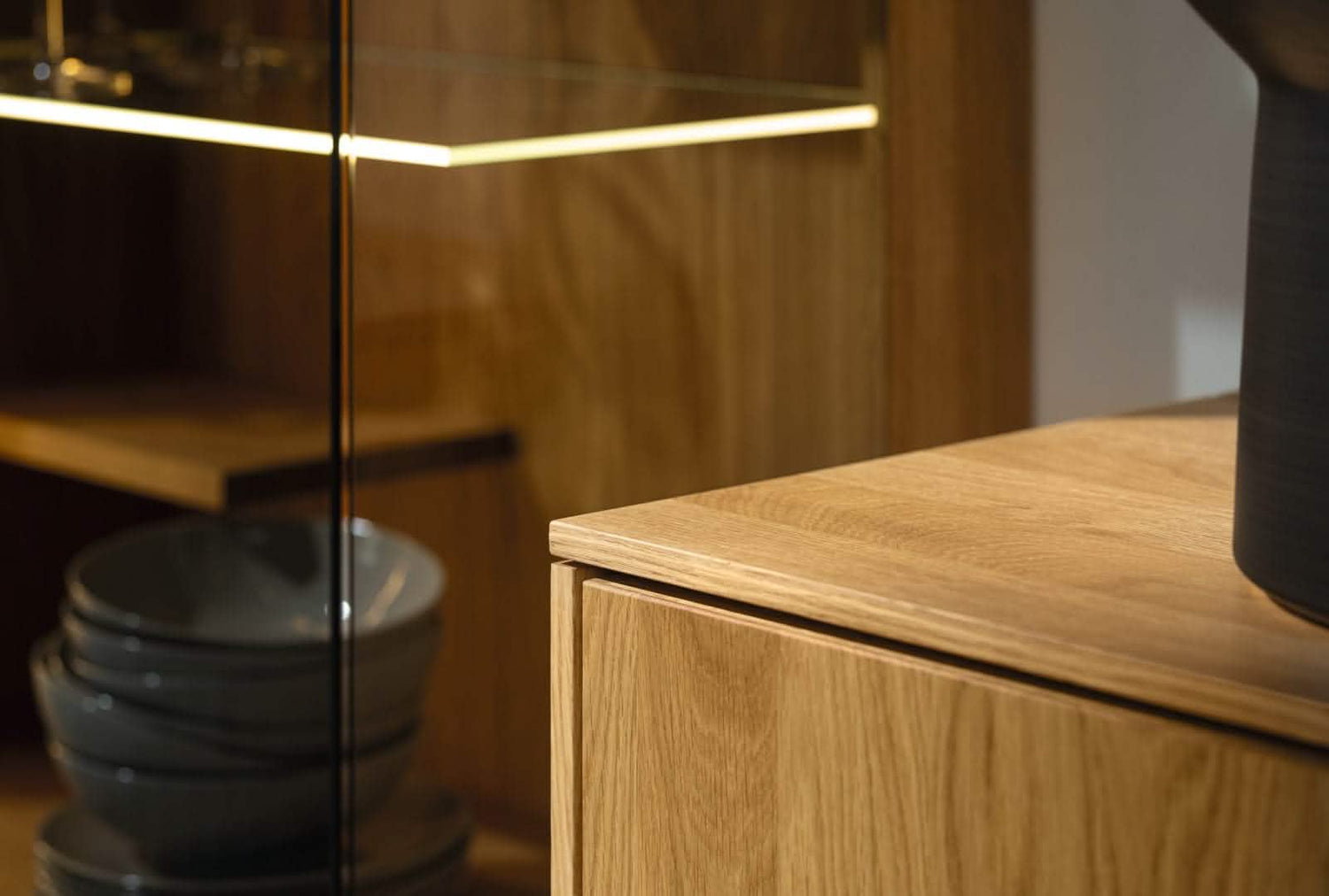 TEAM 7 filigno wall unit 09. photo: TEAM 7 - Available in Canada at The Mattress & Sleep Co.