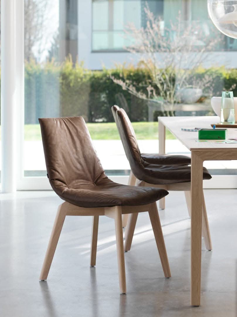 TEAM 7 lui chair. photo: TEAM 7 - Available in Canada at The Mattress & Sleep Co.