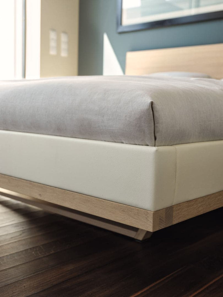 Riletto bed in White Oil Oak & L1 Polar White Leather