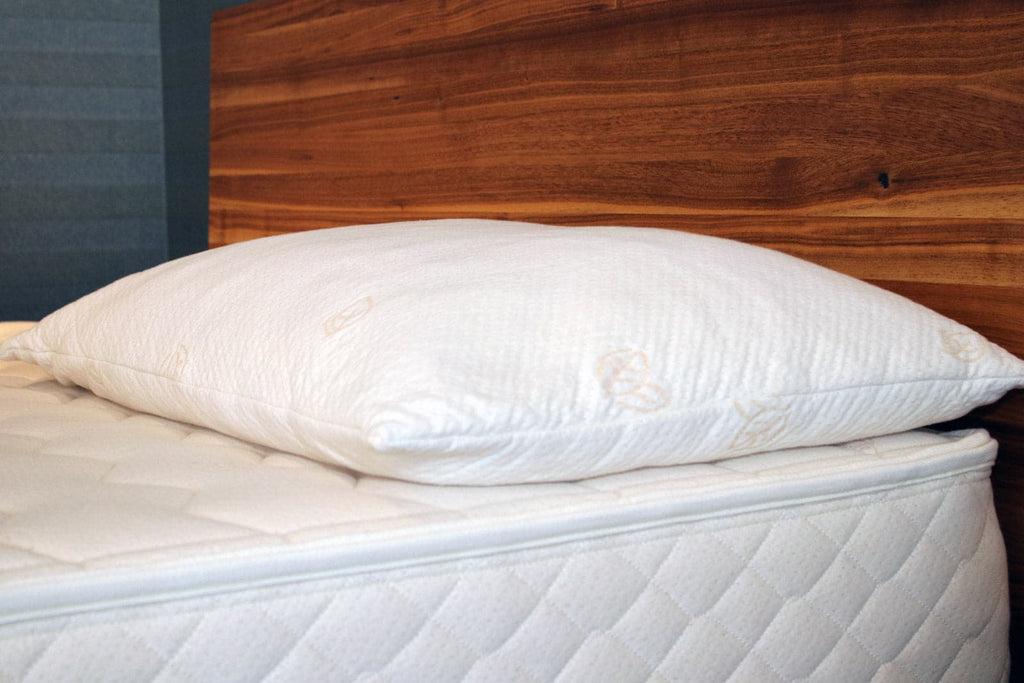 Gümmi pillows include a removable organic knit cotton pillow protector. Fully machine wash and dry.