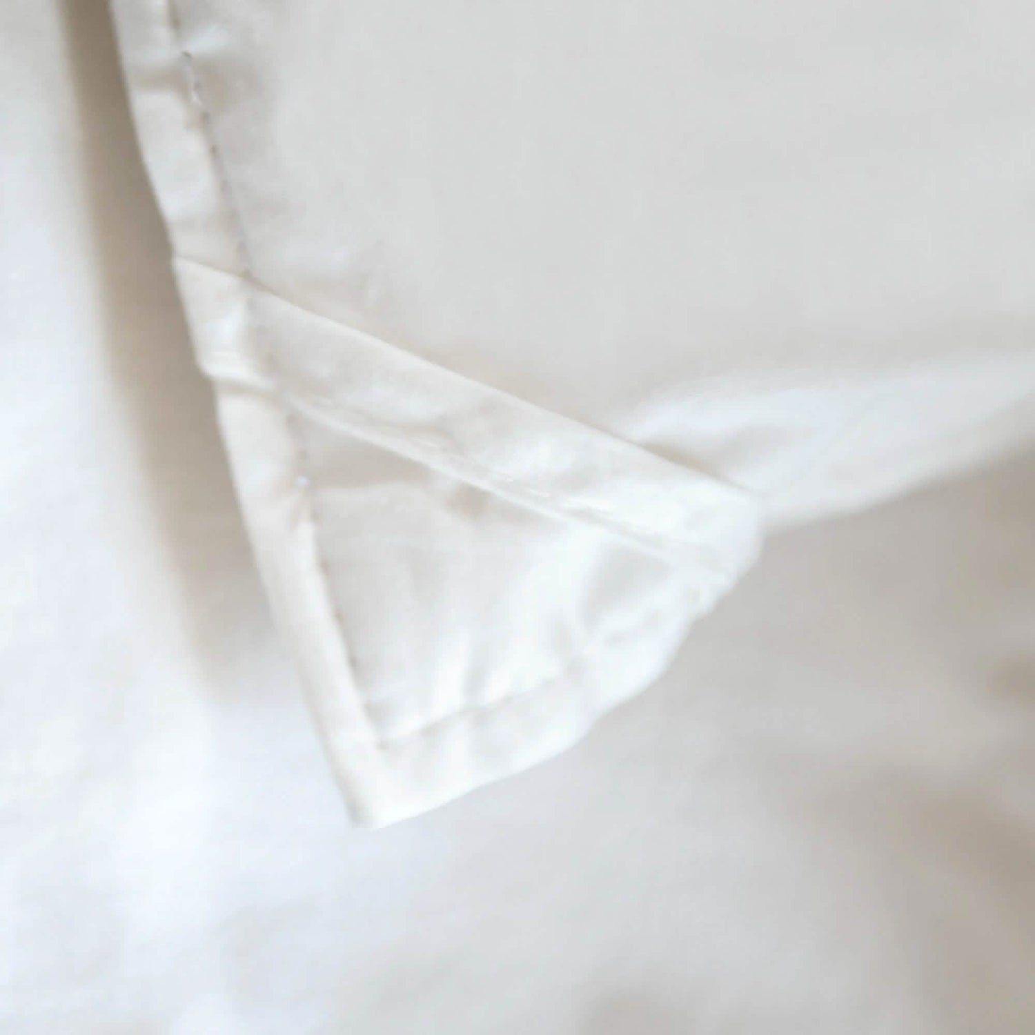 All St Genève duvets include corner attachment points to secure the duvet to a duvet cover