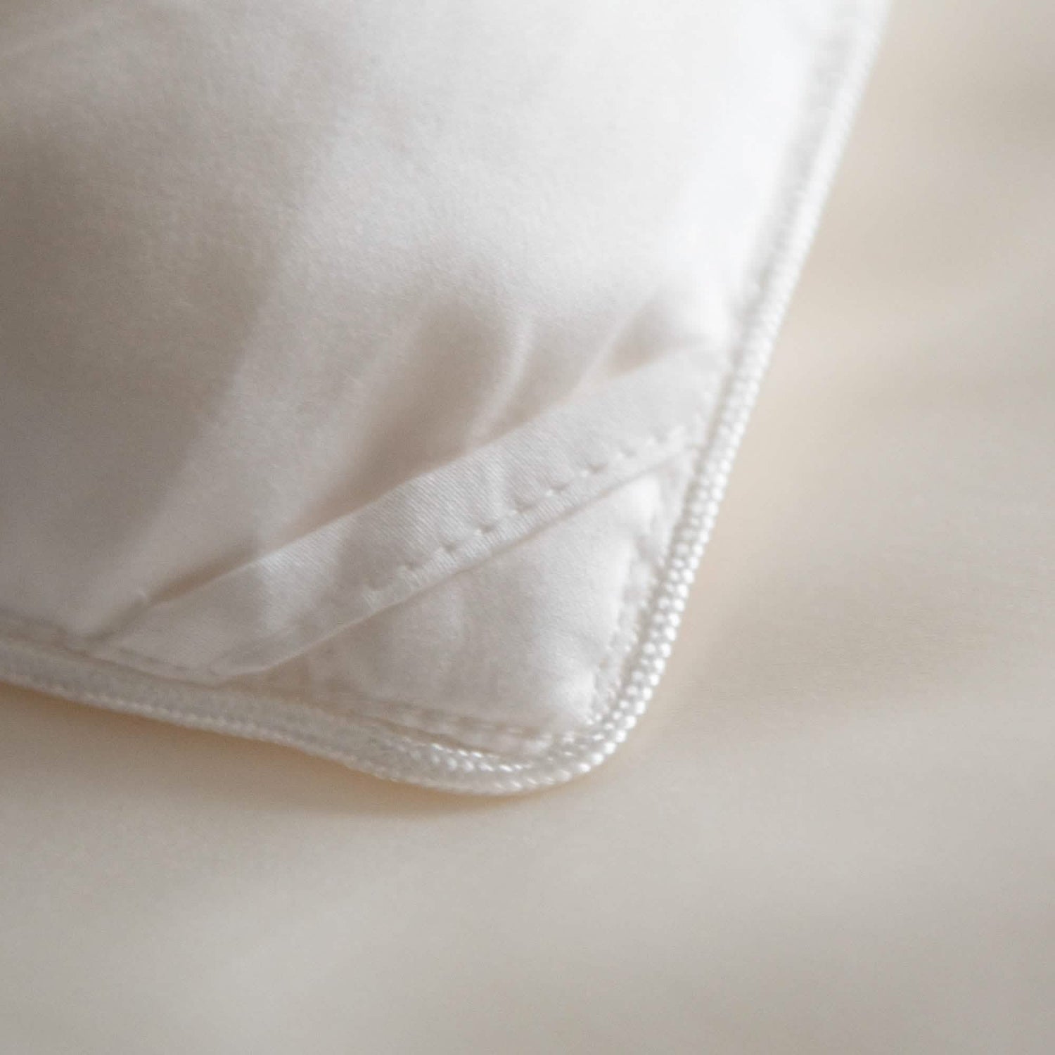 All St Genève duvets include corner attachment points to secure the duvet to a duvet cover